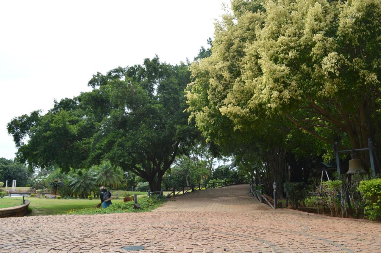 The Fiori Resorts Dod Ballāpur Extérieur photo